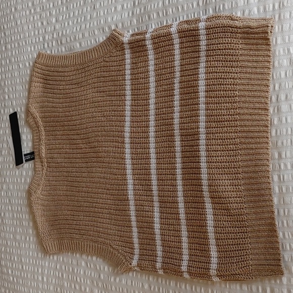 NWT Tan & White Striped Knit V-Neck Vest - Picture 7 of 10